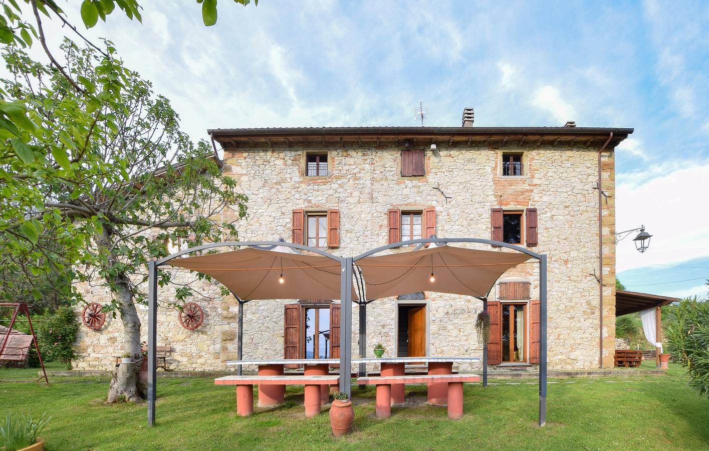Rückzugsort am Fluss mit Garten und Parkplatz, in der Nähe des Sees in Pieve Santo Stefano, Valtiberina