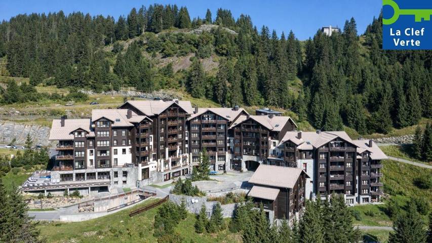 Appart’hôtel pour 6 personnes, avec piscine et jacuzzi ainsi que terrasse et sauna, animaux acceptés