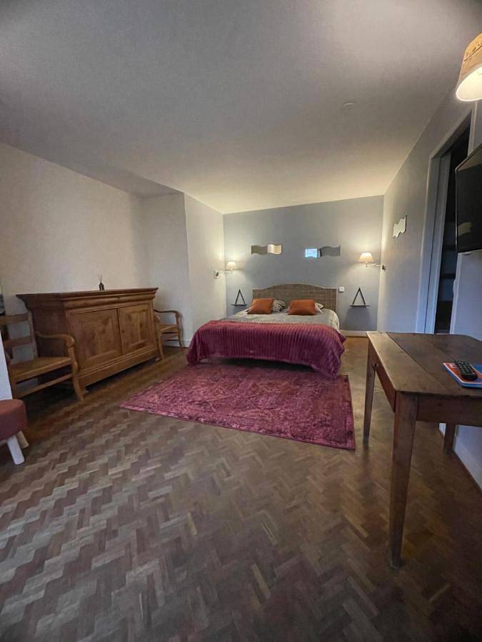 Hôtel pour 3 personnes, avec terrasse et jardin, animaux acceptés à Brinon-sur-Sauldre - 3