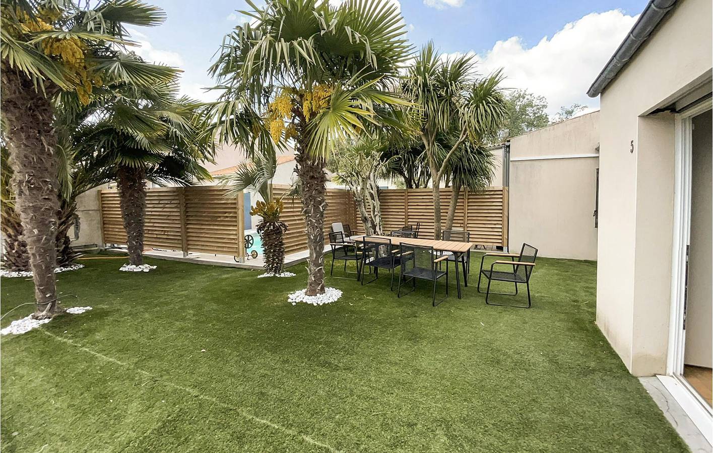 Charmante 2-Zimmer-Wohnung mit Pool und Garten in der Nähe des Stadtzentrums von Lagord in Lagord, La Rochelle und Umgebung