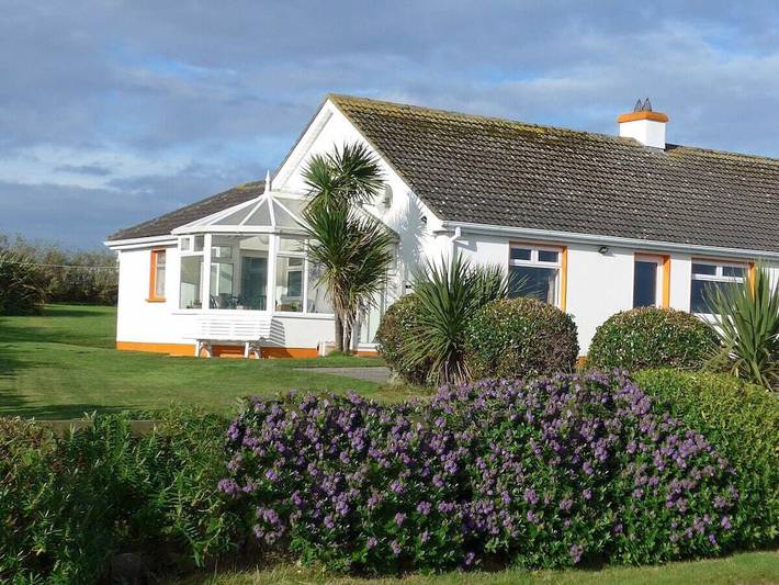 Ferienhaus für 4 Personen, mit Meerblick und Terrasse sowie Garten und Sauna in County Sligo
