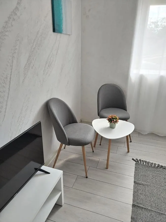 Holiday apartment for 4 people, with garden and hot tub - 1