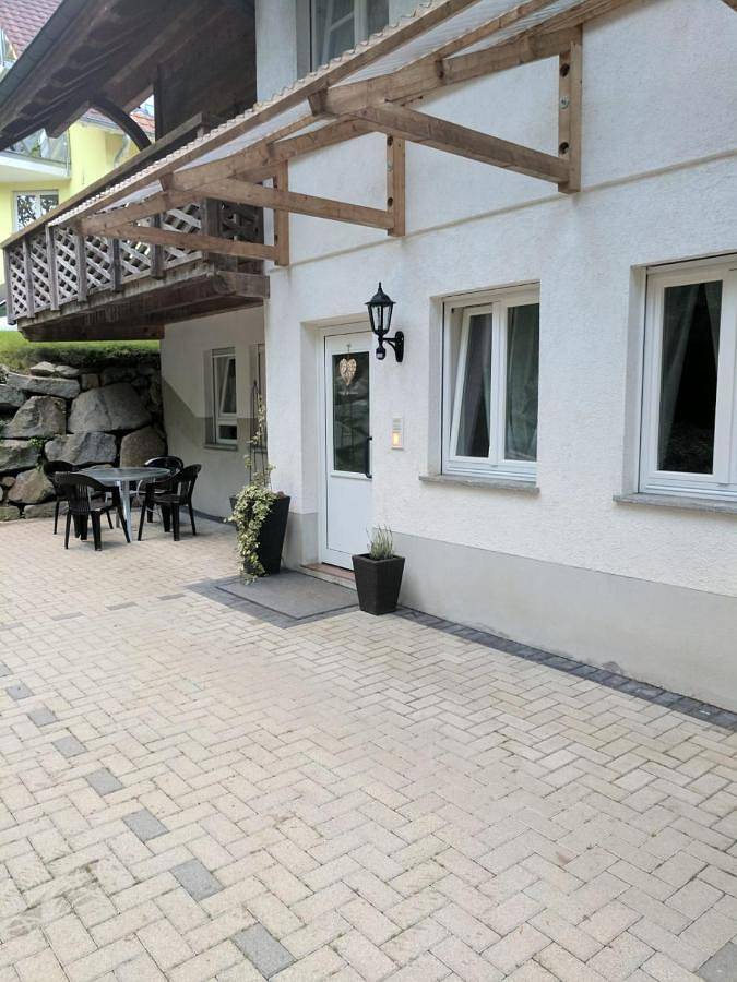 Appartement entier, Apartment with Terrace in Glottertal, Forêt-Noire du Sud