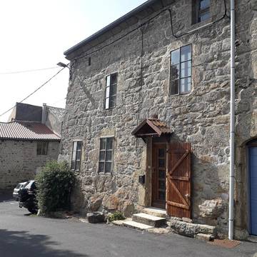 Gîte pour 6 personnes, avec vue à Pradelles