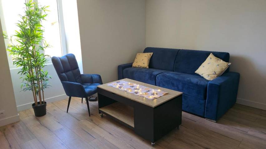 Gîte pour 4 personnes, avec vue ainsi que jardin et terrasse à Saint-Gengoux-de-Scissé - 4