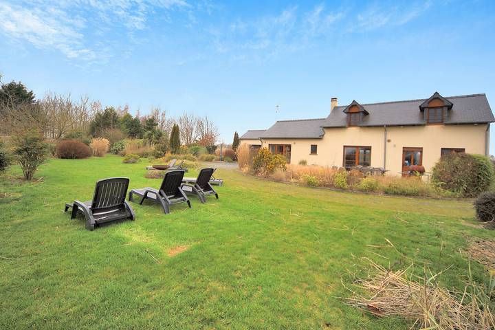 Location de vacances pour 6 personnes, avec jardin dans l' Aisne