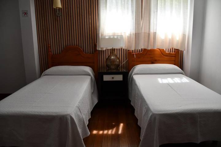 Chalet para 3 personas, con jacuzzi y piscina para niños además de jardín y piscina en Provincia de Segovia - 4