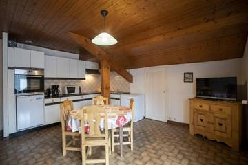 Gîte pour 4 personnes, avec balcon dans Office De Tourisme De Chatel