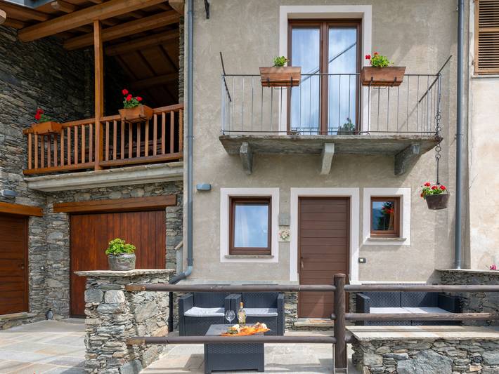 Baita per 5 persone, con terrazza e giardino in Piemonte