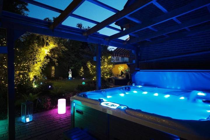 Appartement de vacances pour 2 personnes, avec jardin et piscine ainsi que sauna et jacuzzi