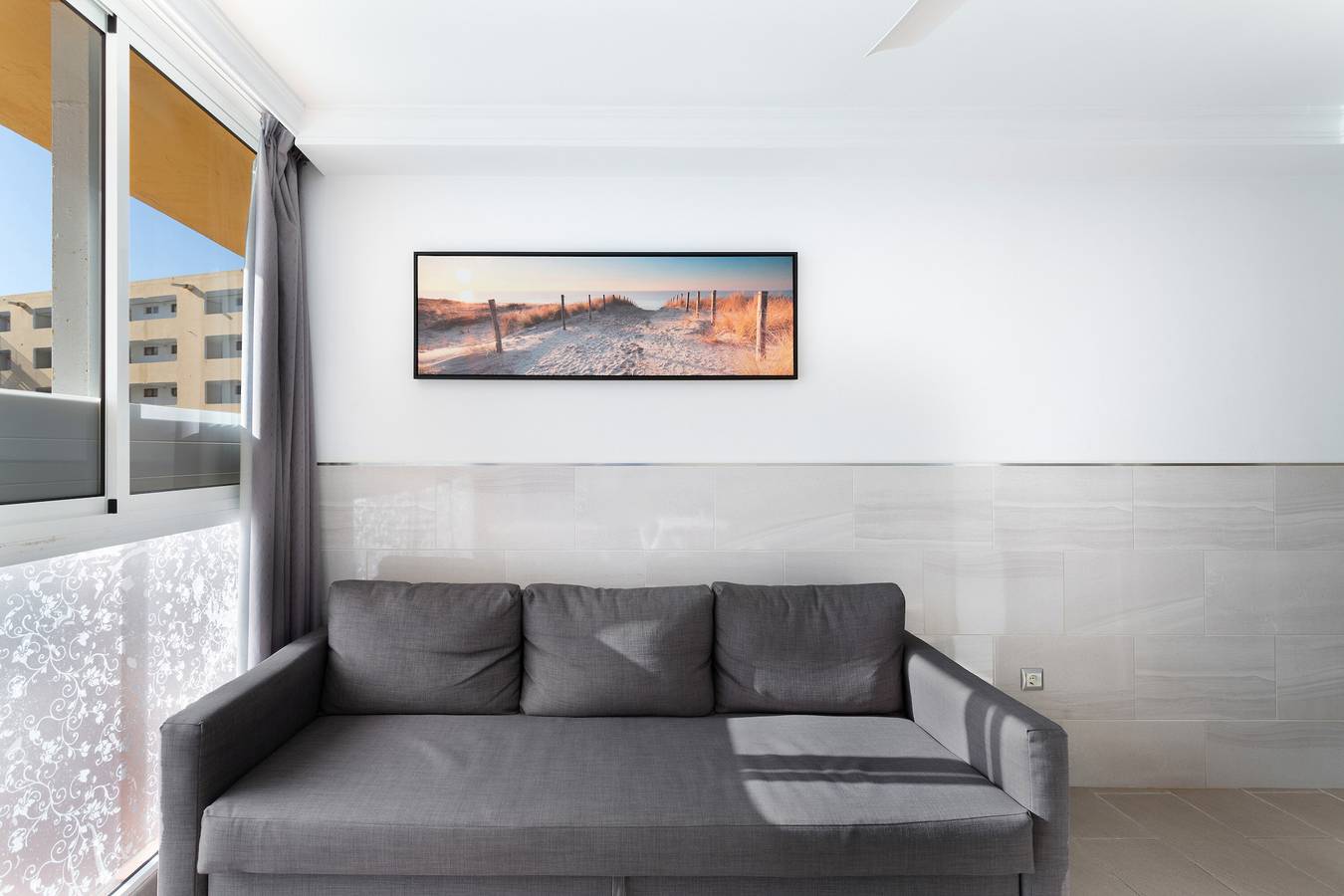 Entire apartment, Vacation 'Unit C' with Shared Pool, Shared Terrace, and Wi-Fi in Maspalomas, San Bartolomé de Tirajana