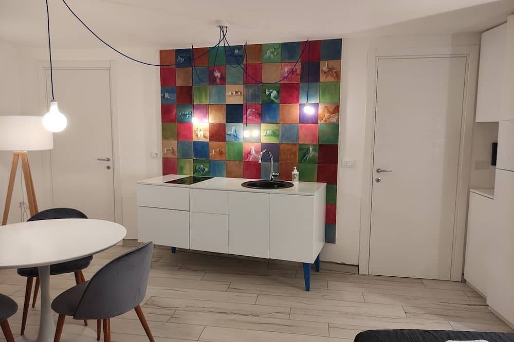 Ganze Wohnung, Deluxe room (2 adults + 1 child) in Badolato, Catanzaro Provinz