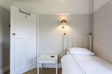 Glamping for 9 People in Droxford, Hampshire, Photo 4