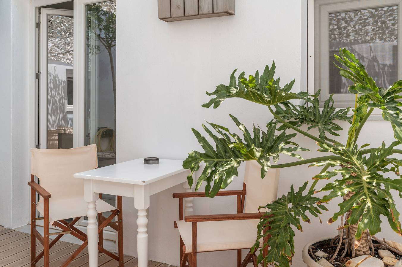 Studio 'A Tinian Room 3' mit gemeinsamer Terrasse, gemeinsamem Garten und Klimaanlage in Tínos