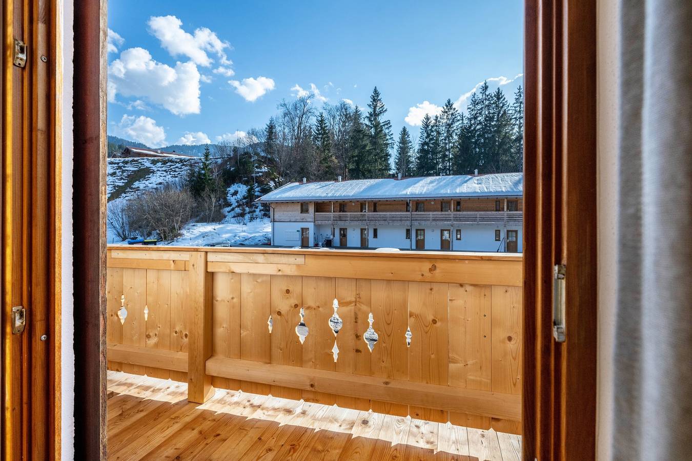 Ganze Wohnung, Apartment 'Fewo Am Steinbach - Stoaboch' mit Bergblick, Balkon und Wlan in Reit im Winkl, Bayerische Alpen