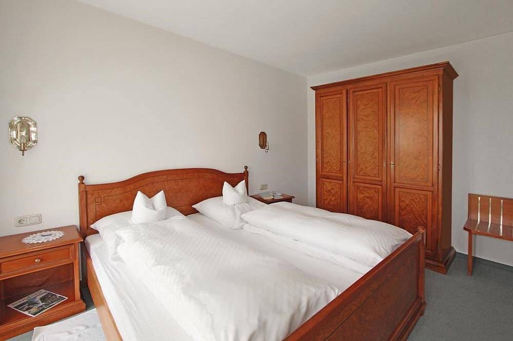Ganze Wohnung, Exklusives Landhaus mit Ferienappartements mit Traumgarten und idyllischer Ruhe in Kronburg, Bayerisch Schwaben