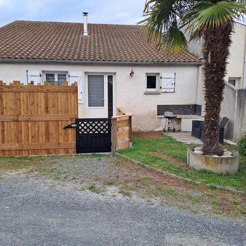 Gîte pour 4 personnes, avec terrasse et jardin dans Yves