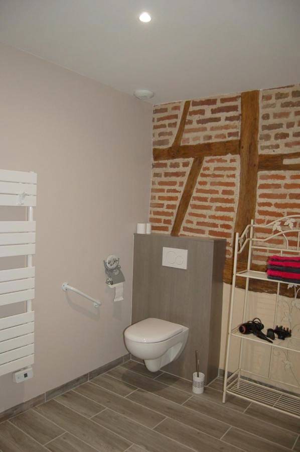 Location de vacances pour 2 personnes, avec piscine et vue ainsi que bassin pour enfant et jardin, adapté aux familles à Mervans - 4