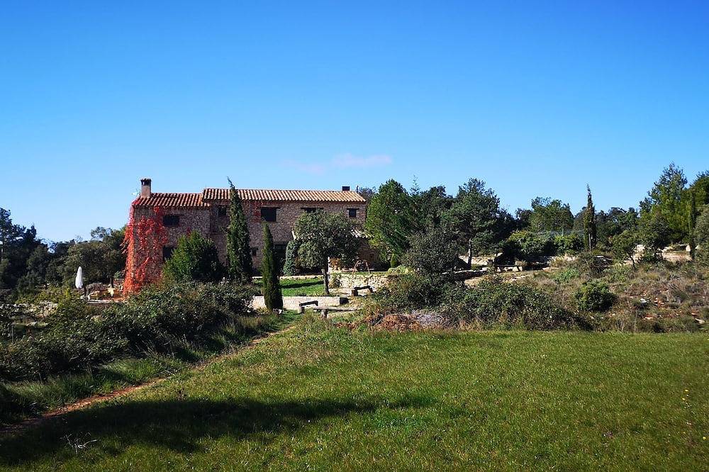 Masía Rural con Piscina en el corazón de las montañas de Prades. in Mont Blanc (Tarragona), Provincia de Tarragona