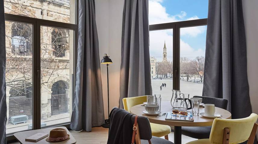 Gîte pour 2 personnes, avec vue dans Arenes De Nimes