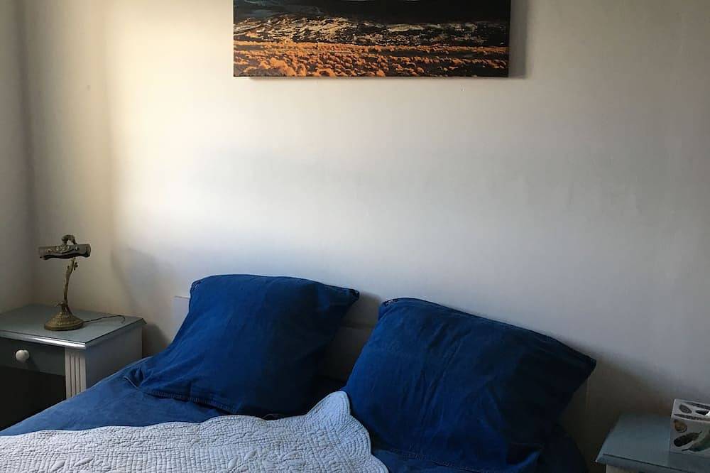 Maison de Vacances de 90m2,  pour 8 pers face à la piscine partagée in Châteauneuf-Val-Saint-Donat, Région de Forcalquier