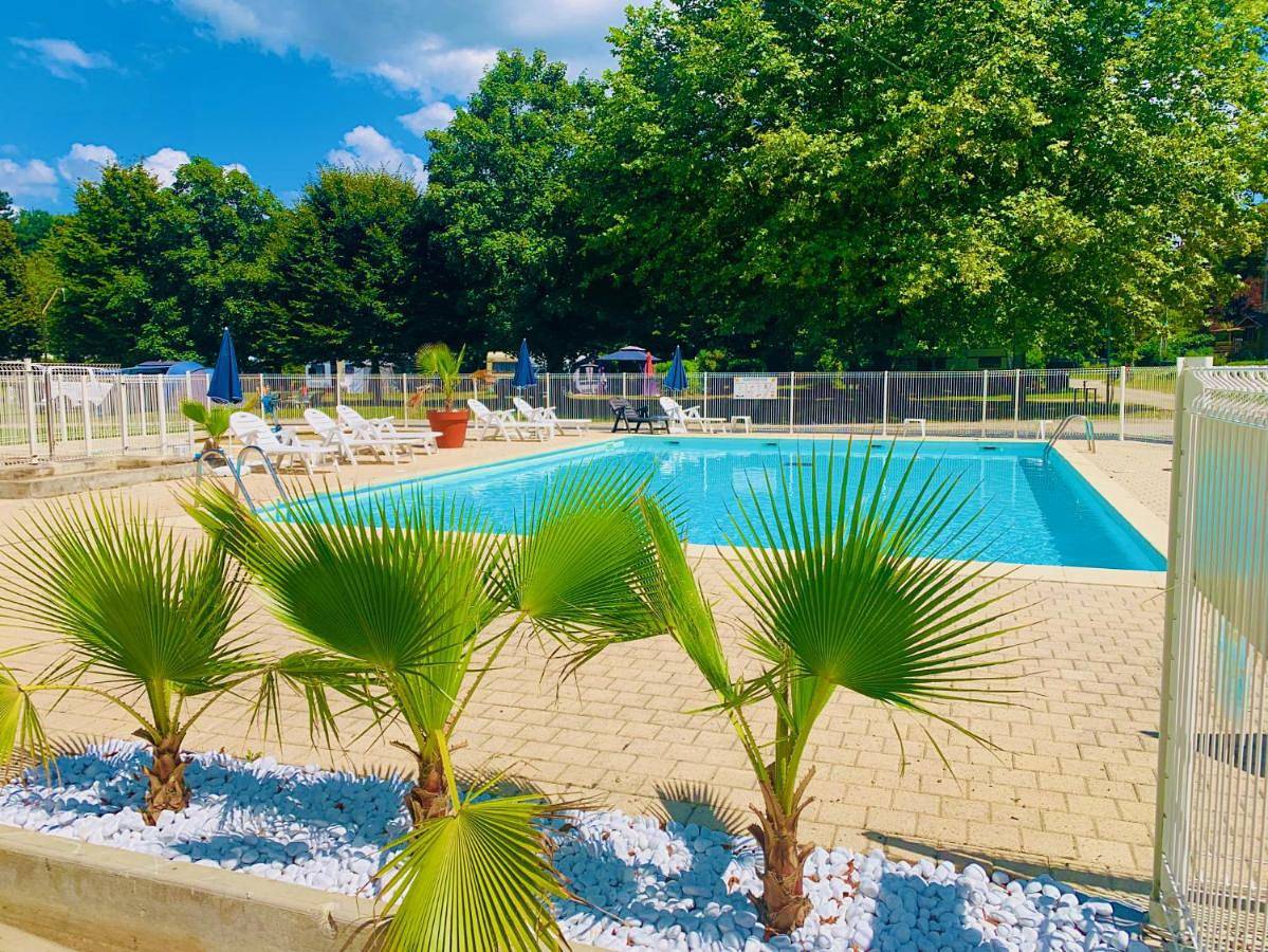Mobilhome L'Aincontournable - 6 personnes - Clim - Terrasse in Poncin, Nantua