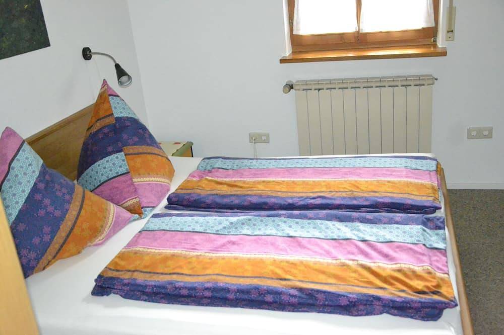 Ganze Wohnung, Praxis Löwenzahn, ehemalige Landarztpraxis im Fränkischen Seenland in Westheim (Bayern), Romantische Straße