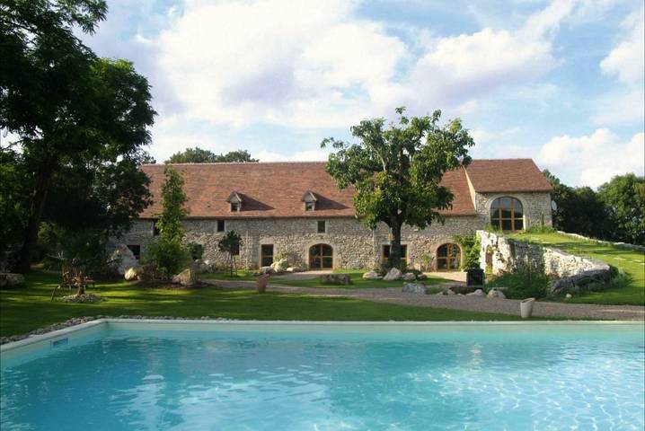 Chambre d’hôte pour 3 personnes, avec Terrasse et Jardin ainsi que Piscine et Vue