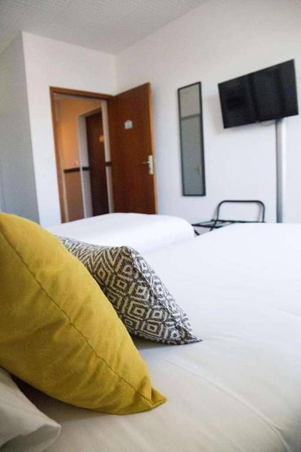 Standard Twin Room - Non-Smoking in Angoulême, Charente