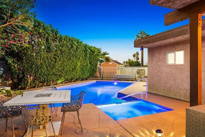 Ferienhaus für 10 Personen, mit Whirlpool und Garten sowie Pool, mit Haustier - 1