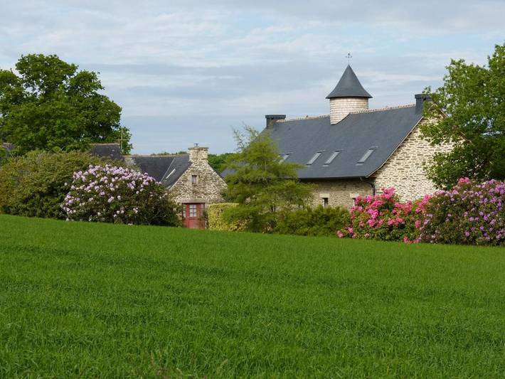 Location de vacances pour 3 personnes, avec vue et jardin à Lopérec - 3