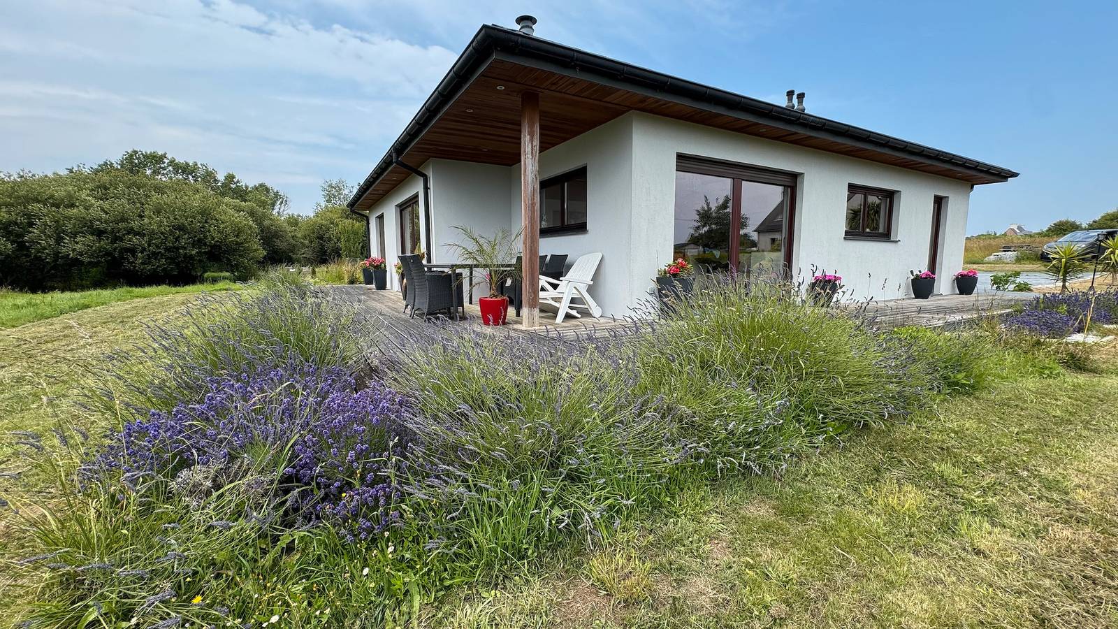Holiday Home 'Belle Maison Familiale De Kerscaven' with Private Terrace, Private Garden and Wi-Fi in Penmarc'h, Côte de Cornouaille