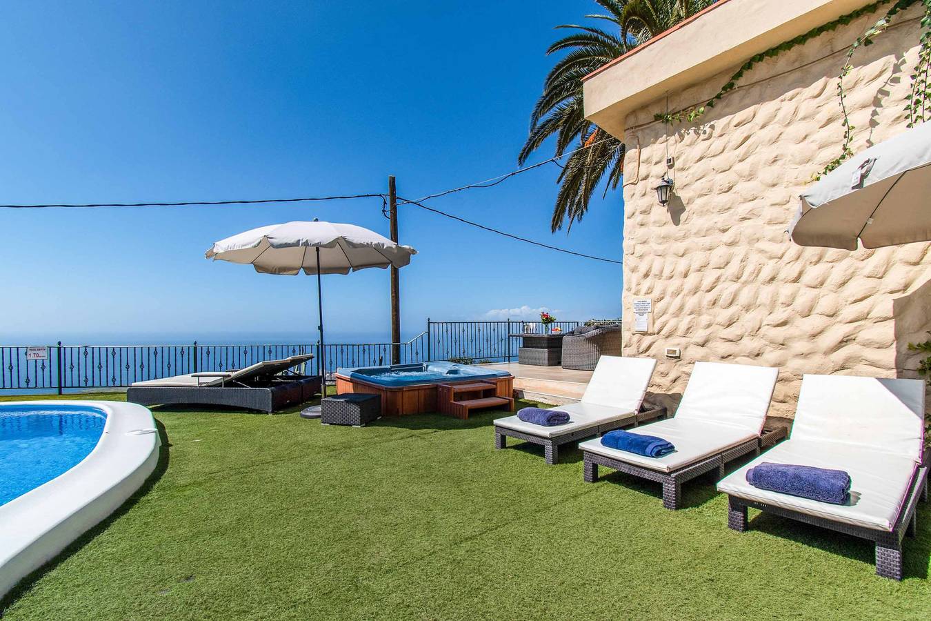 Villa für 10 Personen mit Terrasse in Las Moraditas, Adeje