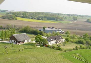 Gîte pour 29 personnes, avec terrasse et jardin, animaux acceptés dans Indre