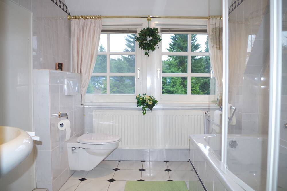 Ganze Wohnung, Fachwerkhaus auf Traumgrundstück in der Lüneburger Heide in Undeloh, Nordheide