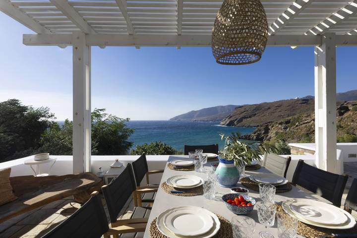 Location de vacances pour 12 personnes, avec jardin ainsi que vue sur l’océan et terrasse dans Andros - 2