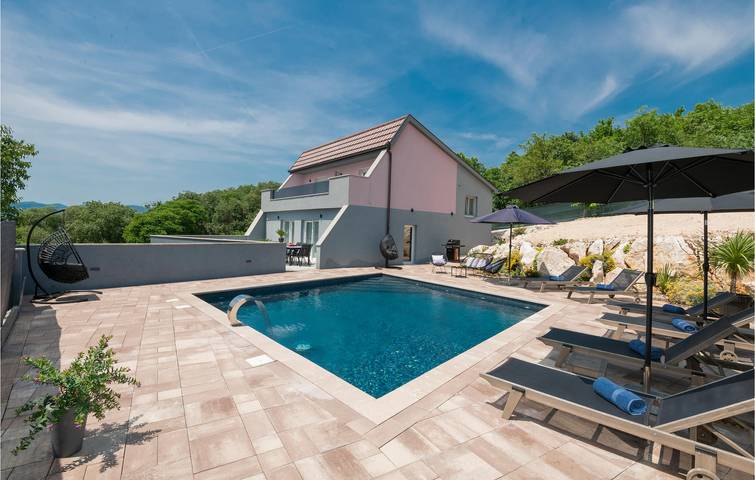 Ferienhaus für 10 Personen, mit Terrasse und Pool, kinderfreundlich - 1