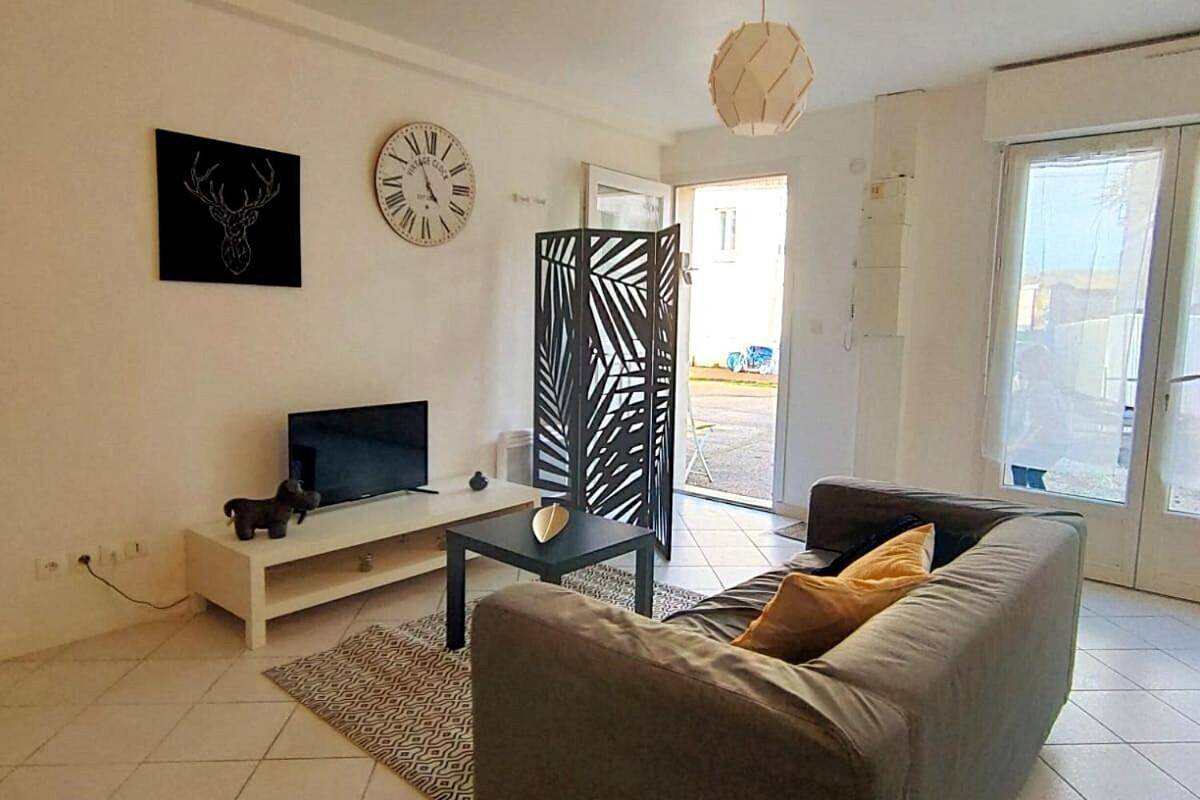 Appartement entier, Studio agreable Rdc sur Etampes - Rickhoss Home in Étampes, Essonne