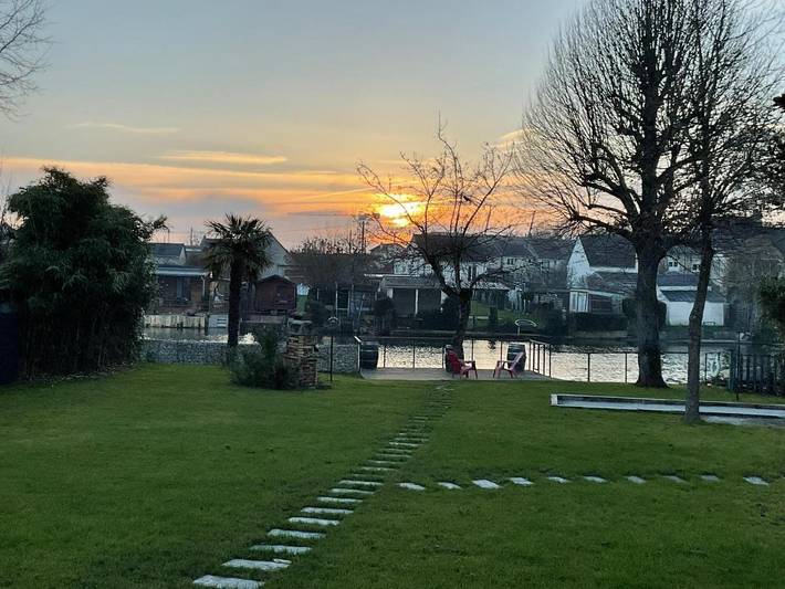 Location de vacances pour 2 personnes, avec vue et jardin ainsi que piscine et terrasse à Le Mans - 2