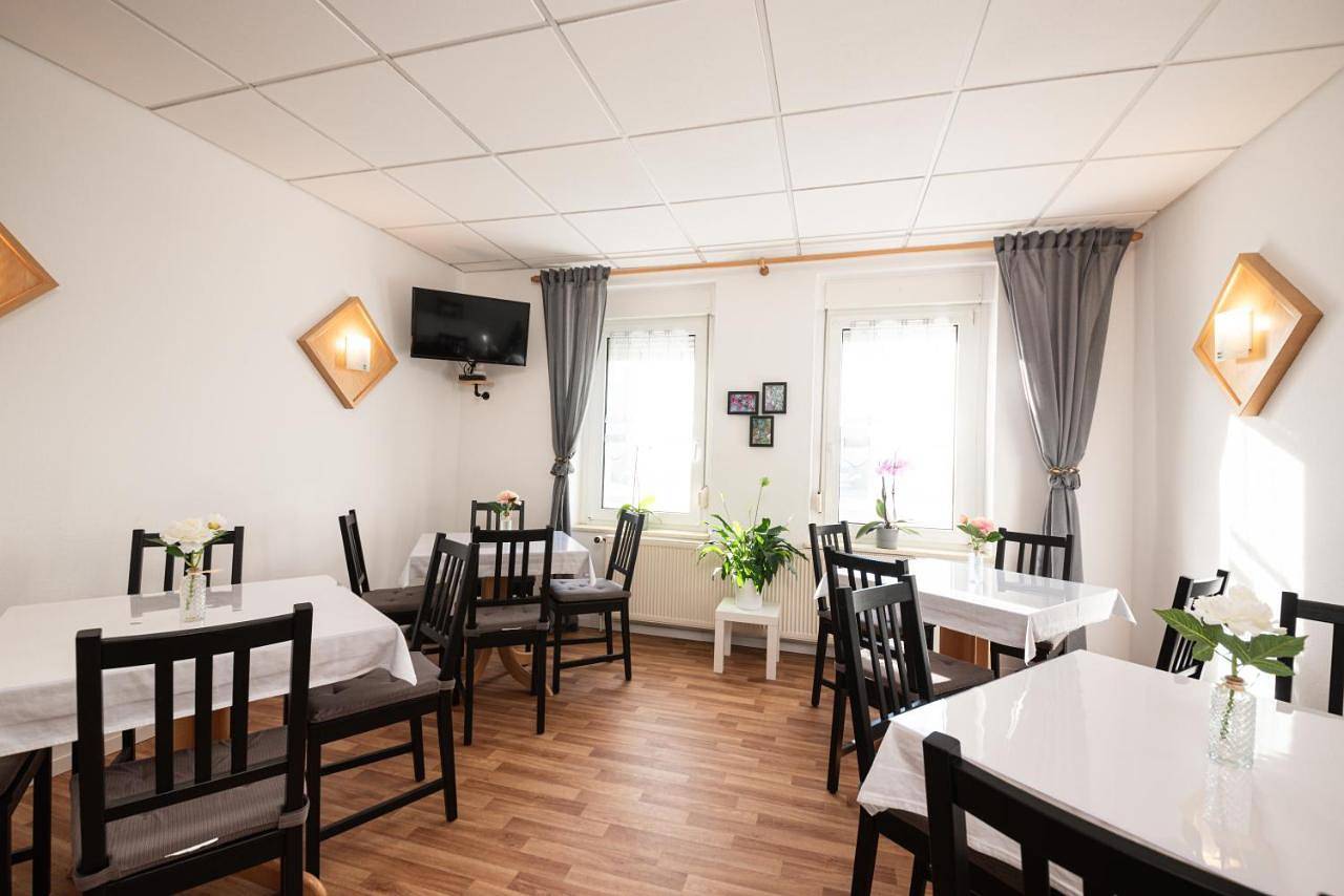 Twin Room with Shower in Alt-West, Leipzig