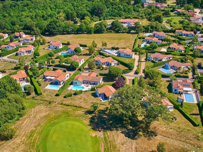 Camping pour 6 personnes, avec Jardin