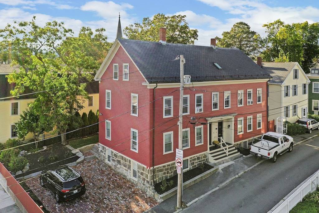 Einheit 1- Schöne große 3 Schlafzimmer / 2 Badezimmer Wohnung. Mit allen Annehmlichkeiten in Salem (MA), Essex County (MA)