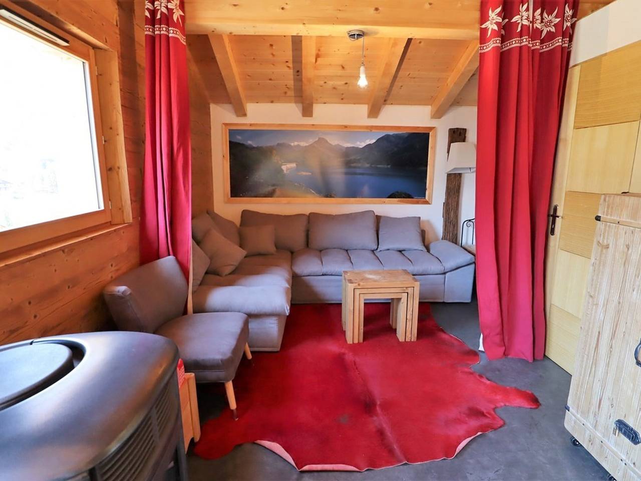 Chalet calme et récent à Arêches-Beaufort, 8 pers, exposé sud, terrasse ensoleillée, proche du village in Arêches, Beaufort (Rhône-Alpes)