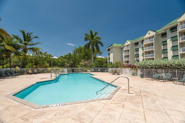 Vacation apartment for 6 people, with hot tub and pool in Florida Keys