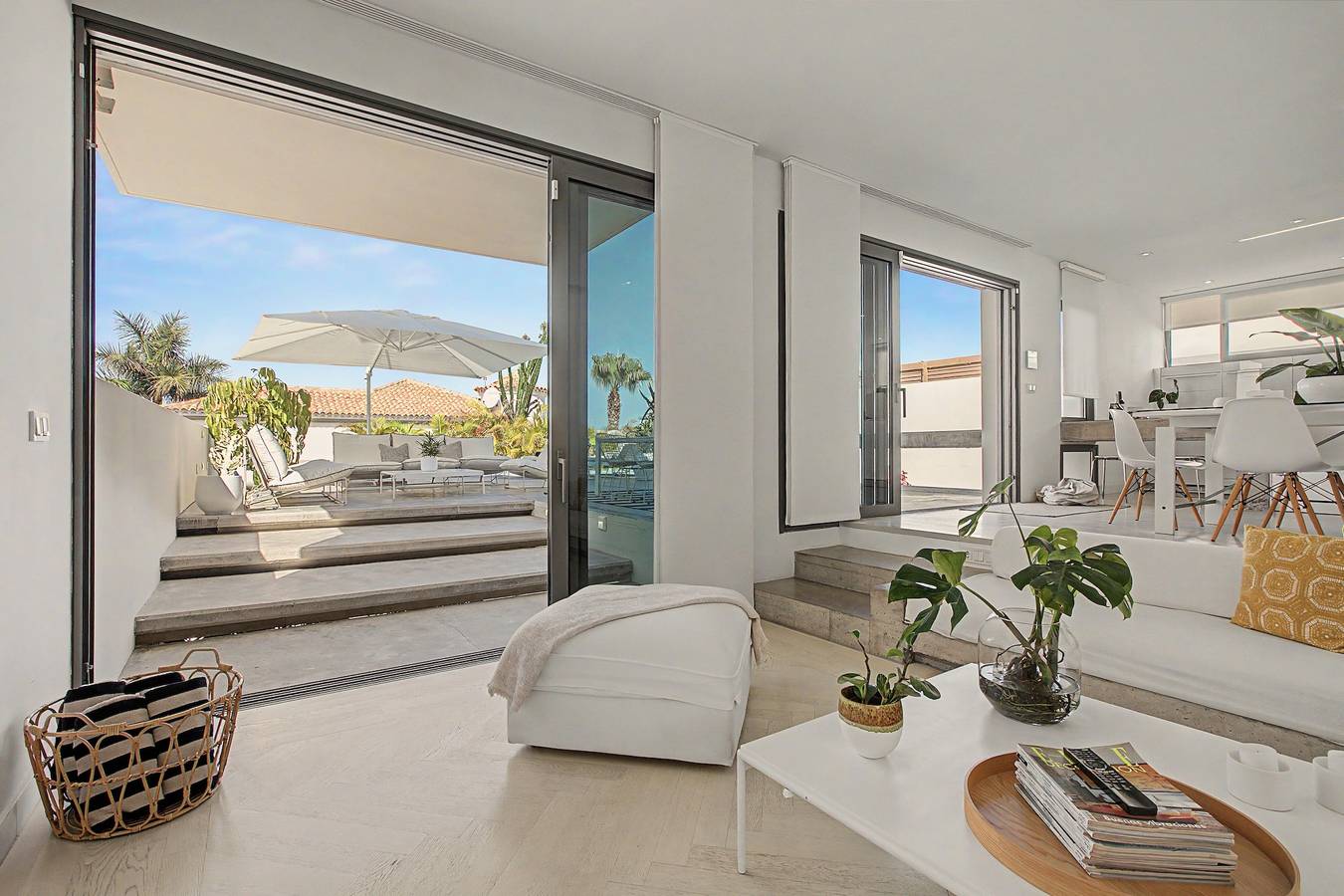 Vacation Villa 'Esperanza' with Sea View, Wi-Fi and Air Conditioning in Adeje, South Tenerife