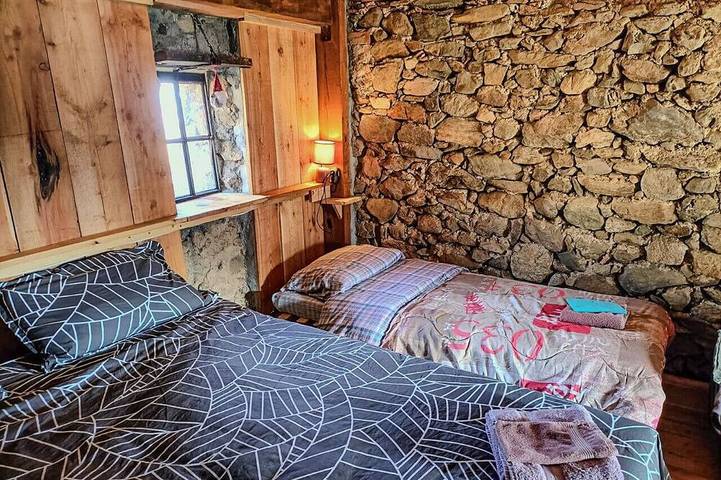 Chalet di montagna in pietra - Val di Chy in Lugnacco, Val di Chy