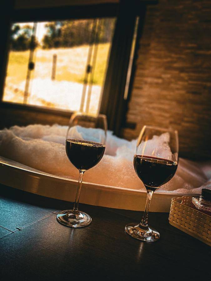 Gîte pour 2 personnes, avec jardin et jacuzzi