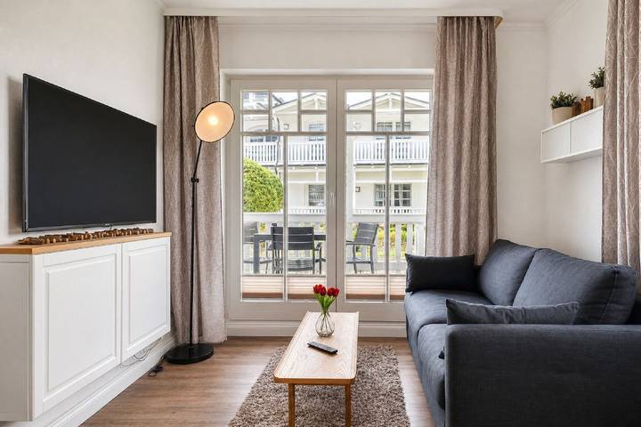 Entire apartment, Sonnige Auszeit am Meer: Ferienwohnung "Sonnendeck" in Binz auf der Insel Rügen in Ostseebad Binz, Binz