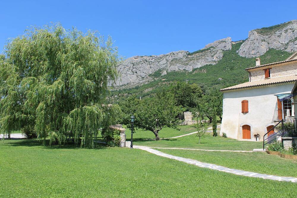Provenzalisches Haus in einem riesigen Garten mit Lavendel (Moulin, Mittelhaus) in Orpierre, Gap und Umgebung