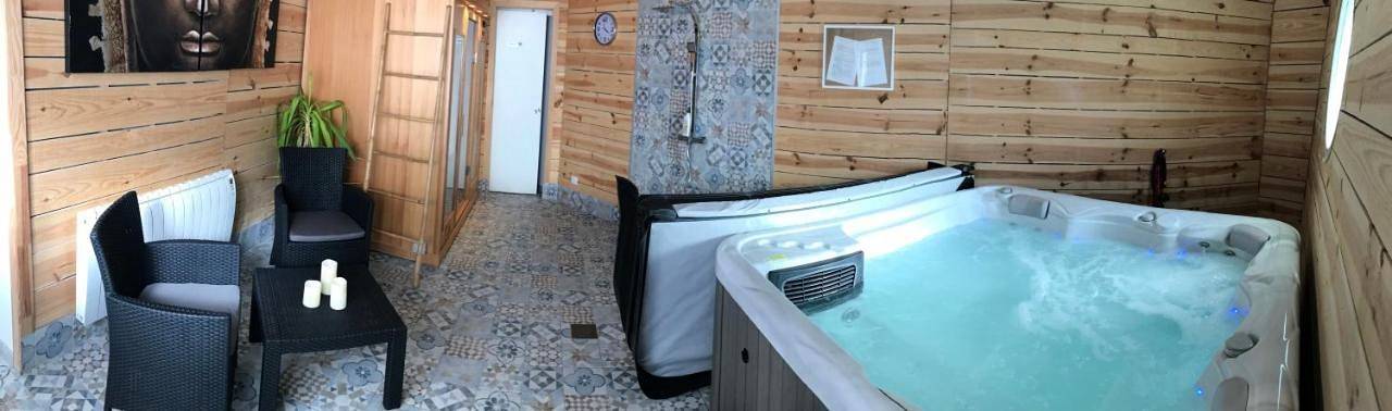 Hôtel pour 6 personnes à Saint-Michel-Mont-Mercure